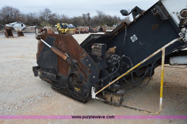 image for item I2888 2000 Roadtec SB2500B shuttle buggy material transfer vehicle