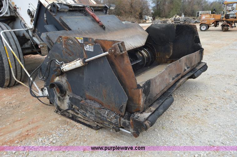 image for item I2888 2000 Roadtec SB2500B shuttle buggy material transfer vehicle