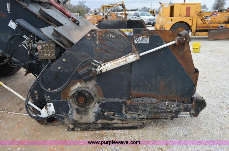 image for item I2888 2000 Roadtec SB2500B shuttle buggy material transfer vehicle