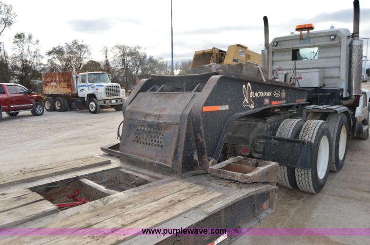 image for item I2889 1995 Etnyre Blackhawk PRTN50TD3-T1 lowboy trailer