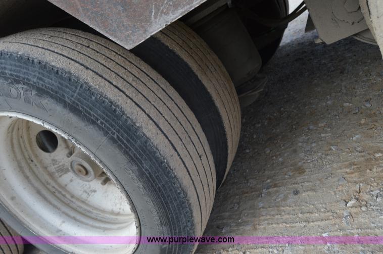 image for item I2889 1995 Etnyre Blackhawk PRTN50TD3-T1 lowboy trailer