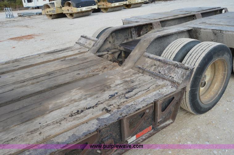 image for item I2889 1995 Etnyre Blackhawk PRTN50TD3-T1 lowboy trailer