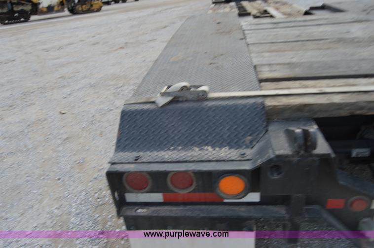 image for item I2890 2003 Etnyre Blackhawk PRTN55TD3 lowboy trailer