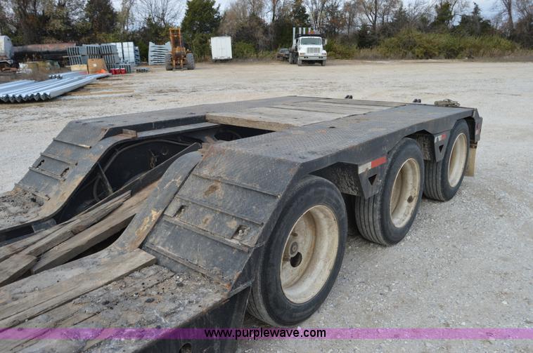 image for item I2890 2003 Etnyre Blackhawk PRTN55TD3 lowboy trailer