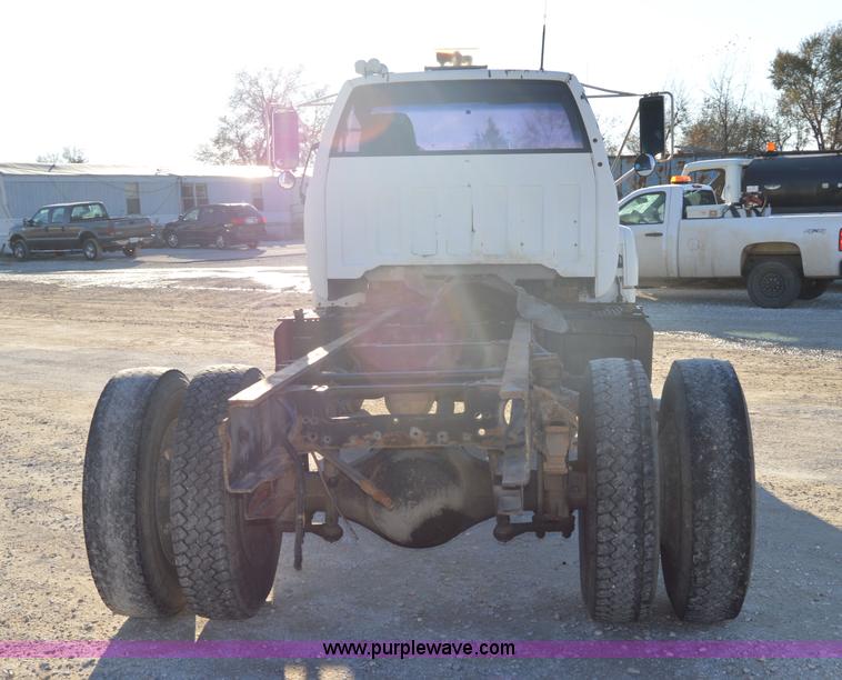 image for item I2895 1995 GMC TopKick cab and chassis