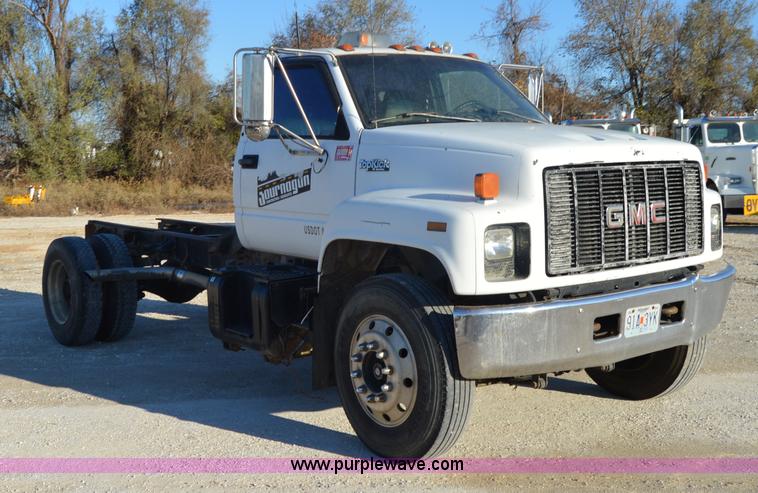 image for item I2895 1995 GMC TopKick cab and chassis