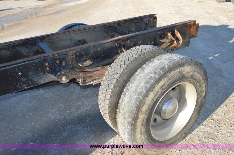 image for item I2895 1995 GMC TopKick cab and chassis