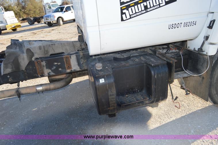 image for item I2895 1995 GMC TopKick cab and chassis