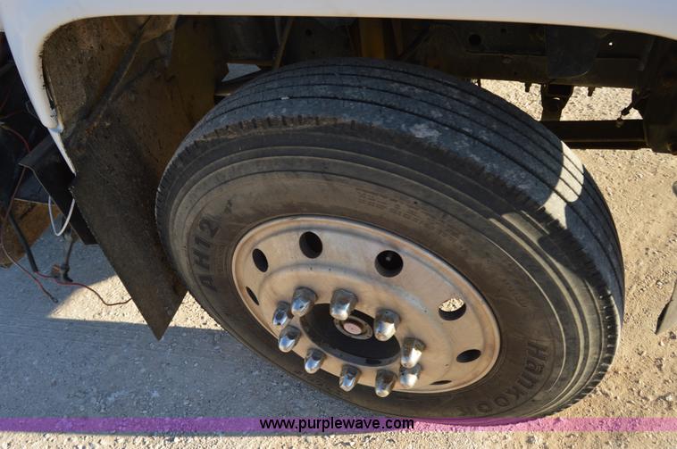 image for item I2895 1995 GMC TopKick cab and chassis