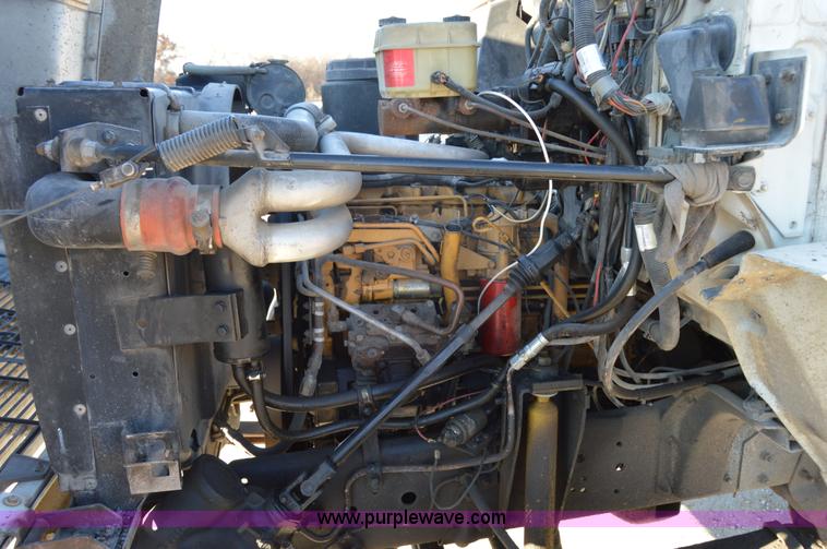 image for item I2895 1995 GMC TopKick cab and chassis