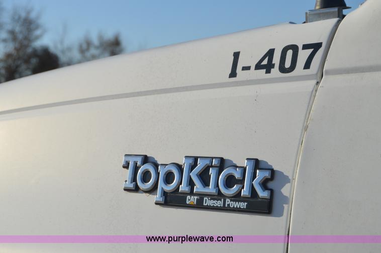 image for item I2895 1995 GMC TopKick cab and chassis