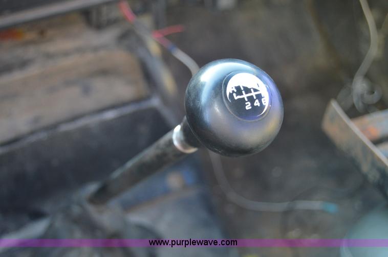 image for item I2895 1995 GMC TopKick cab and chassis