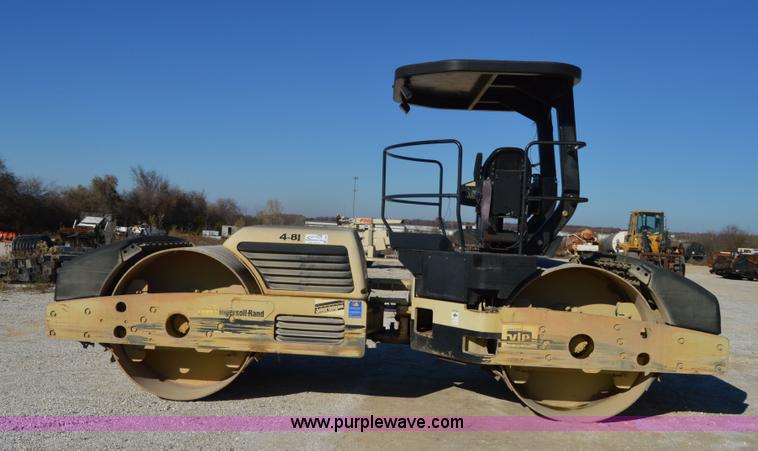 image for item I2897 2006 Ingersoll Rand DD118HF double drum roller