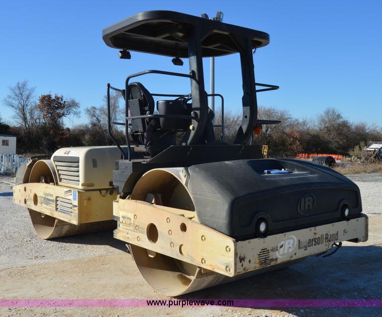 image for item I2897 2006 Ingersoll Rand DD118HF double drum roller