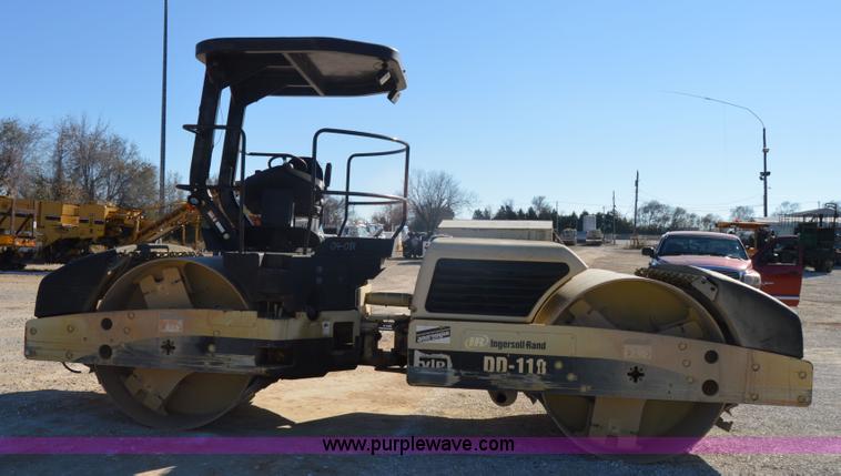 image for item I2897 2006 Ingersoll Rand DD118HF double drum roller