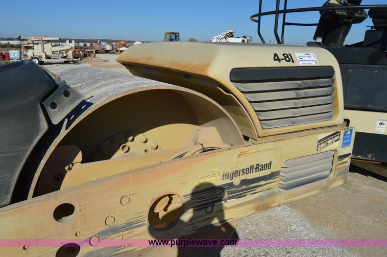 image for item I2897 2006 Ingersoll Rand DD118HF double drum roller