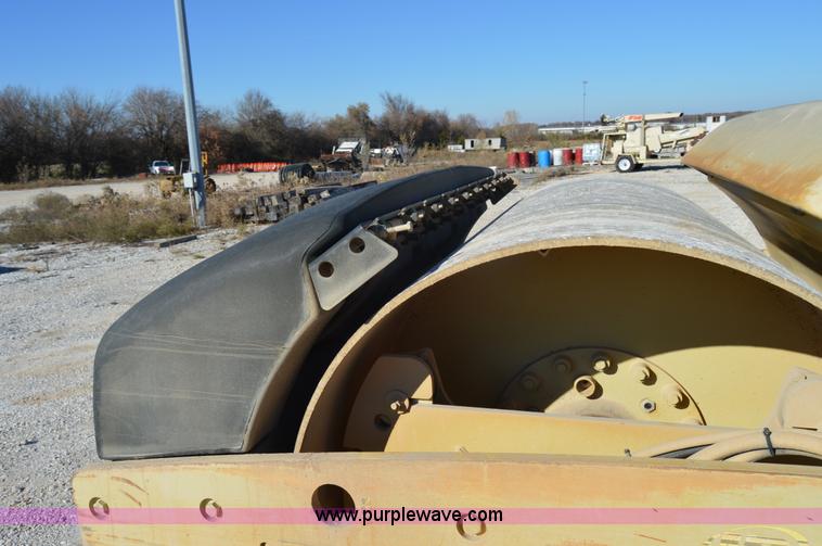 image for item I2897 2006 Ingersoll Rand DD118HF double drum roller