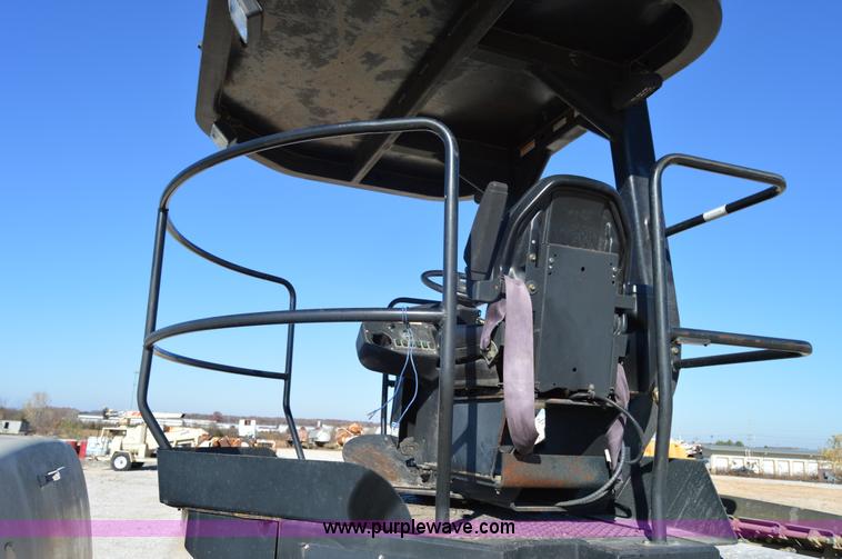 image for item I2897 2006 Ingersoll Rand DD118HF double drum roller