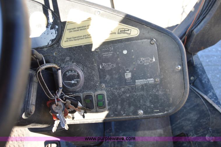 image for item I2897 2006 Ingersoll Rand DD118HF double drum roller