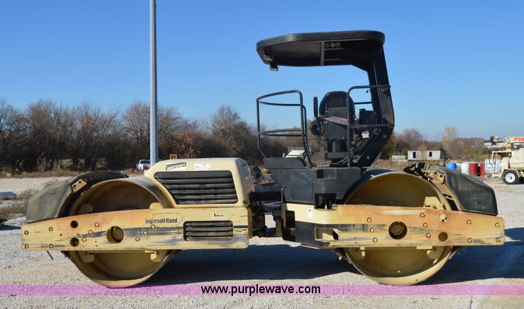 image for item I2899 2006 Ingersoll Rand DD118HF double drum roller