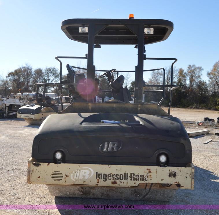 image for item I2899 2006 Ingersoll Rand DD118HF double drum roller