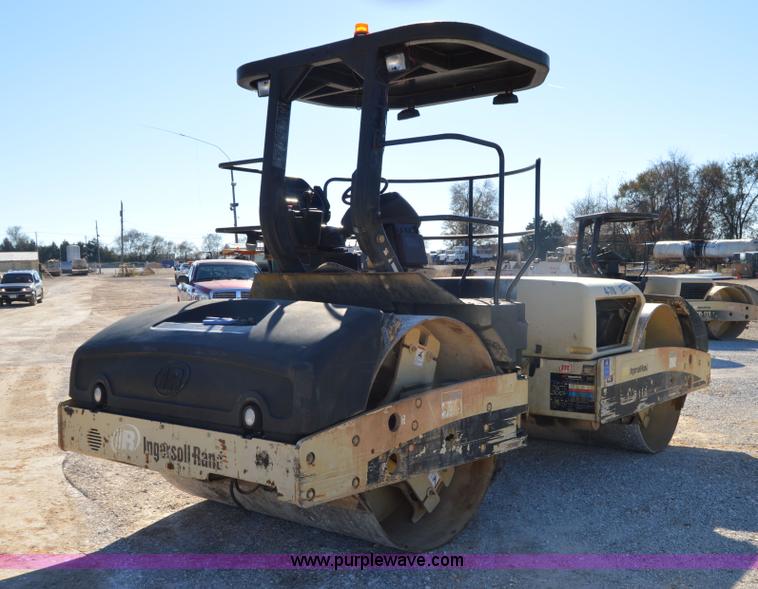 image for item I2899 2006 Ingersoll Rand DD118HF double drum roller