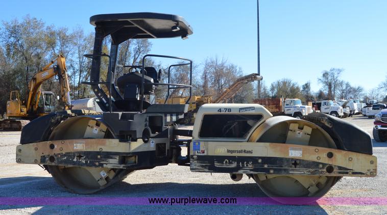 image for item I2899 2006 Ingersoll Rand DD118HF double drum roller