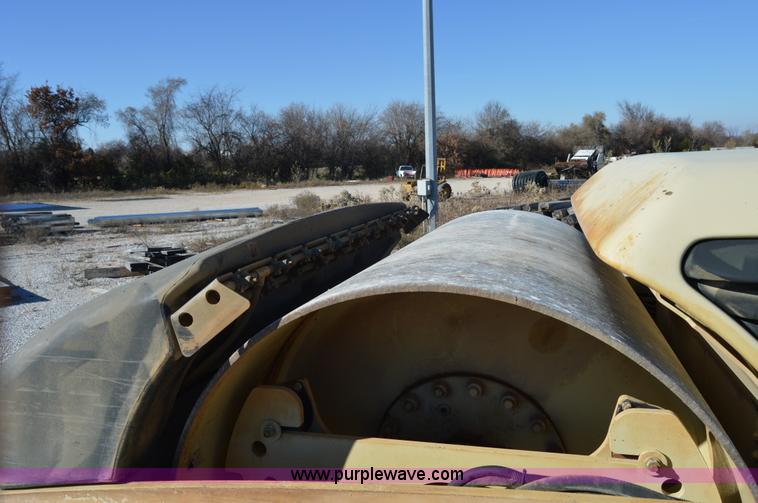 image for item I2899 2006 Ingersoll Rand DD118HF double drum roller