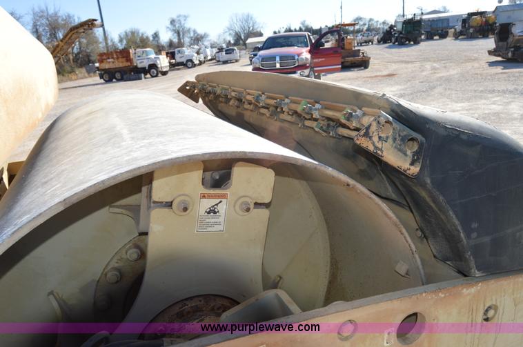 image for item I2899 2006 Ingersoll Rand DD118HF double drum roller