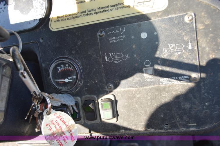 image for item I2899 2006 Ingersoll Rand DD118HF double drum roller