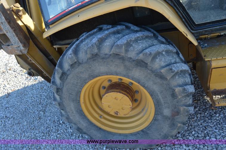 image for item I2910 1999 Caterpillar 426C backhoe