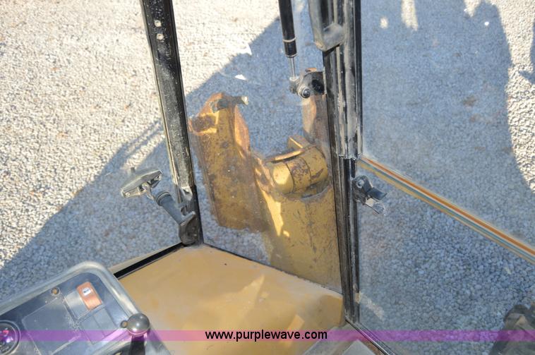 image for item I2910 1999 Caterpillar 426C backhoe
