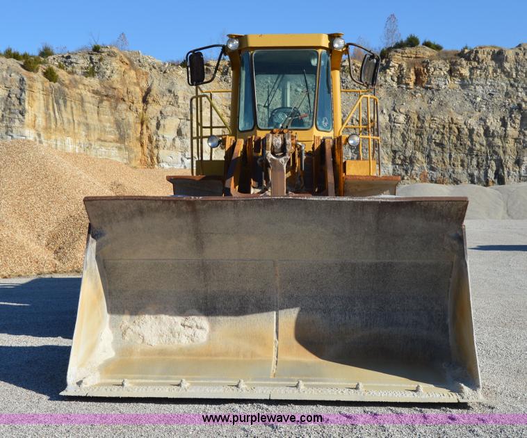 image for item I2920 1986 Caterpillar 966D wheel loader