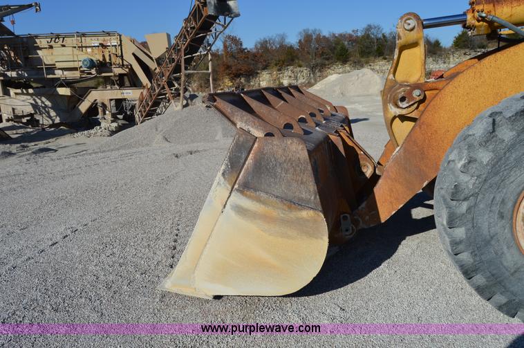 image for item I2920 1986 Caterpillar 966D wheel loader