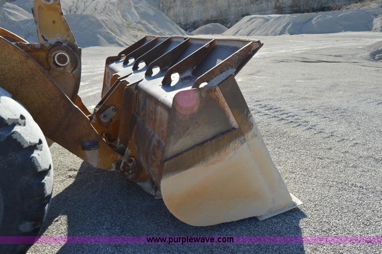 image for item I2920 1986 Caterpillar 966D wheel loader