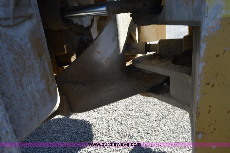 image for item I2920 1986 Caterpillar 966D wheel loader