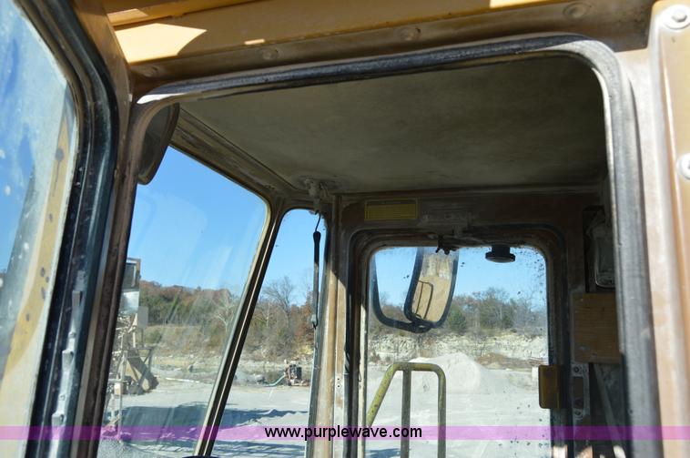 image for item I2920 1986 Caterpillar 966D wheel loader