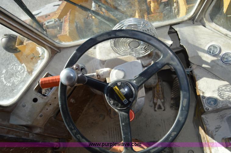 image for item I2920 1986 Caterpillar 966D wheel loader