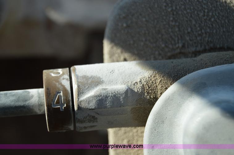 image for item I2920 1986 Caterpillar 966D wheel loader