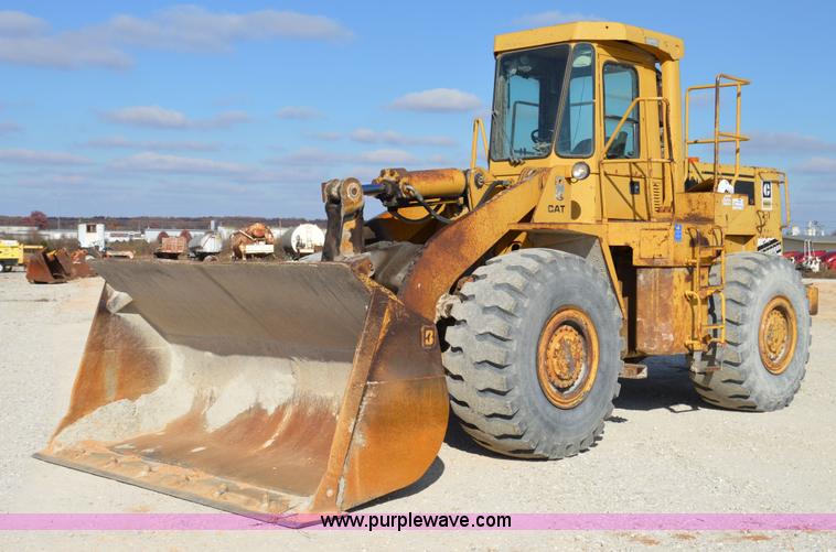 image for item I2929 1982 Caterpillar 966D wheel loader