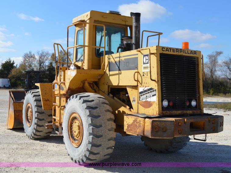 image for item I2929 1982 Caterpillar 966D wheel loader