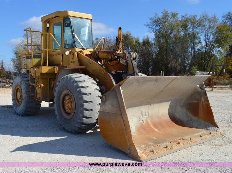 image for item I2929 1982 Caterpillar 966D wheel loader