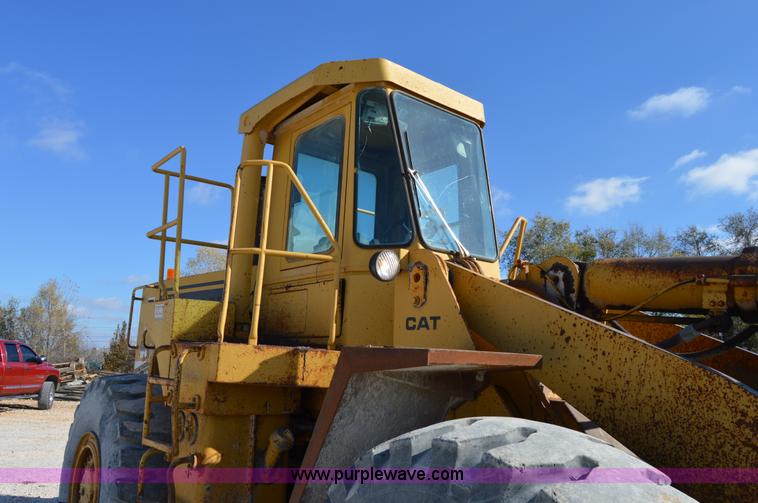 image for item I2929 1982 Caterpillar 966D wheel loader