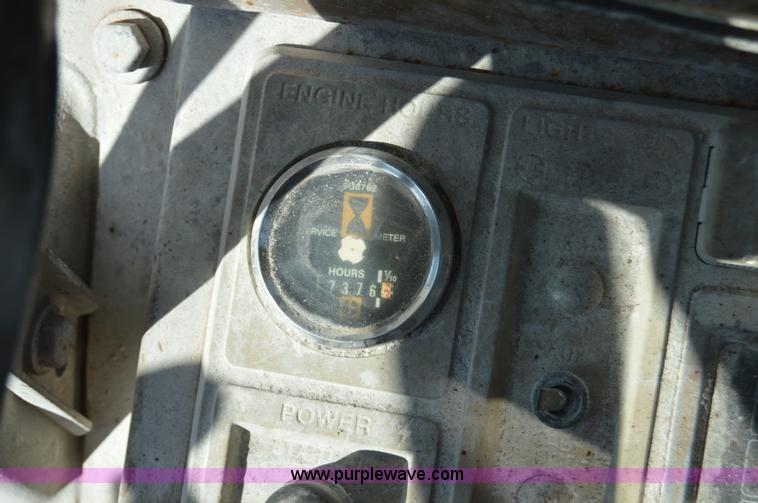 image for item I2929 1982 Caterpillar 966D wheel loader