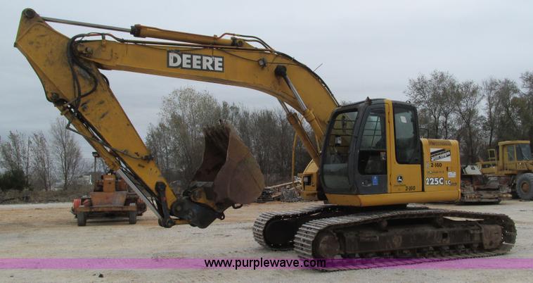 image for item I2930 2003 John Deere 225C LC excavator