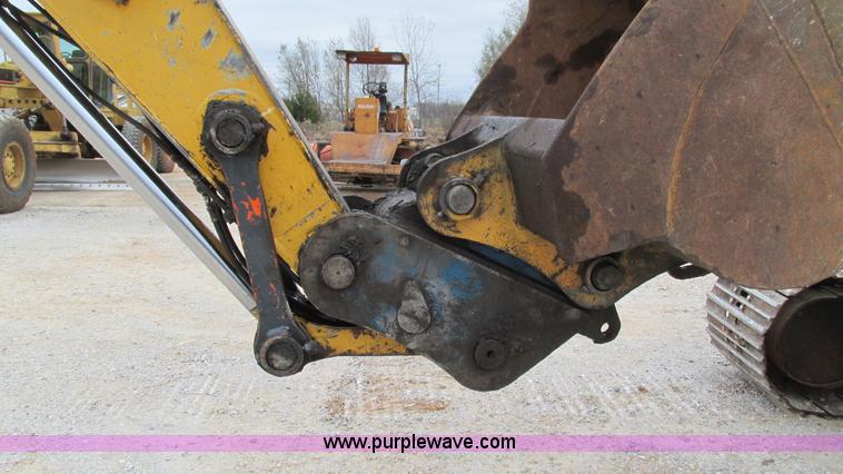 image for item I2930 2003 John Deere 225C LC excavator