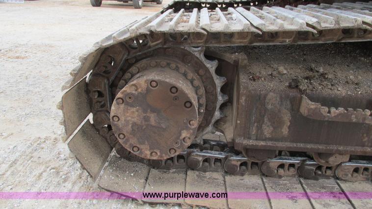 image for item I2930 2003 John Deere 225C LC excavator