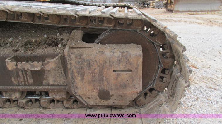 image for item I2930 2003 John Deere 225C LC excavator