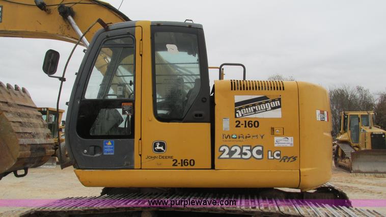 image for item I2930 2003 John Deere 225C LC excavator