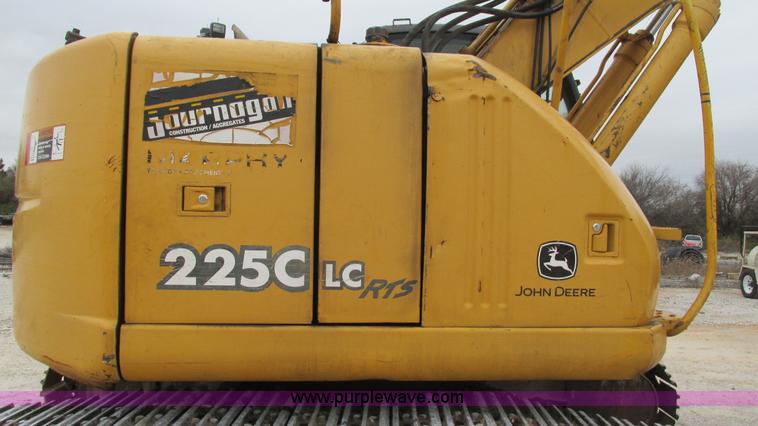 image for item I2930 2003 John Deere 225C LC excavator